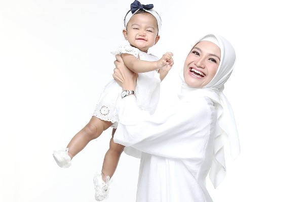 Tina Talisa: Ajarkan Anak Miliki Keingintahuan Besar