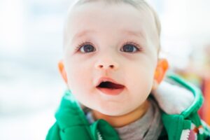 Cara Aman Membersihkan Hidung Bayi