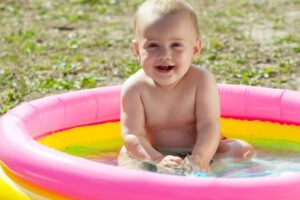 5 Tips Ajak Anak Bermain Air di Kolam Renang Plastik