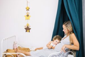 4 Hal Penting Ketika Menyusui di Masa Kehamilan