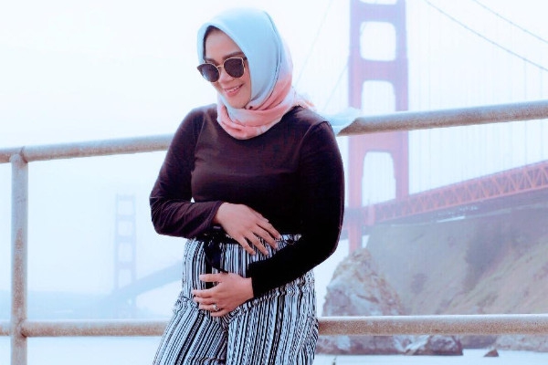 Hamil 7 Bulan, Sheza Idris Nekat Pulang Ke Indonesia