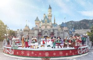 Serunya Natal dan Tahun Baru di Hong Kong Disneyland