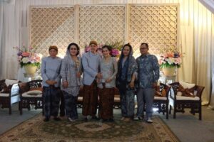 Ardina Rasti Gelar Tujuh Bulanan dengan Adat Jawa