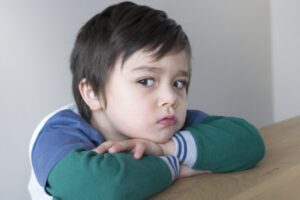 Moms, Ini Perkembangan Emosi Balita 3-5 Tahun