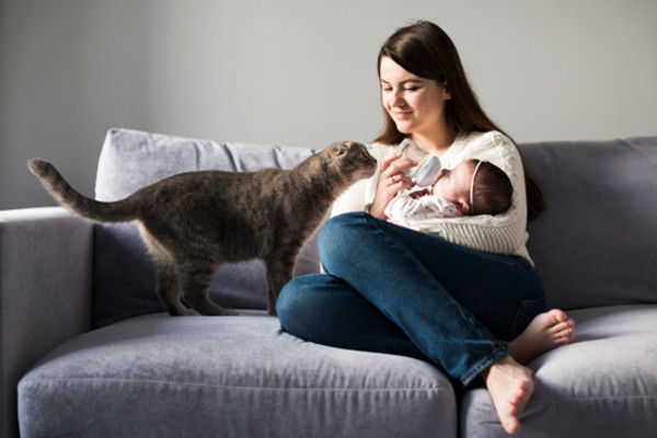 Bolehkah Bayi Bersahabat dengan Hewan Peliharaan?
