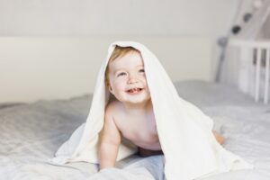 Moms, Ini Tahapan Mengasah Empati Anak Sejak Dini