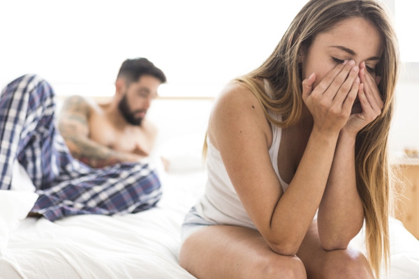 Jika Suami Lebih Tertarik dengan Gadget daripada Seks