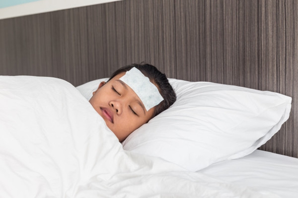 5 Cara Cepat Menurunkan Panas pada Anak