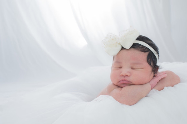 Moms, Perlukah Bayi Digunduli?