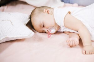 Tips Membuat Siklus Tidur Bayi yang Teratur dan Efektif