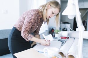 Trik Jitu Hadapi Bullying di Tempat Kerja