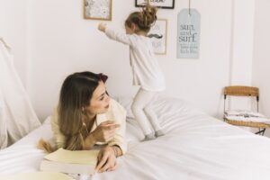 5 Penyebab dan Cara Atasi Anak Hobi Tidur Larut Malam