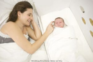 7 Tanda Akan Melahirkan yang Penting Moms Ketahui