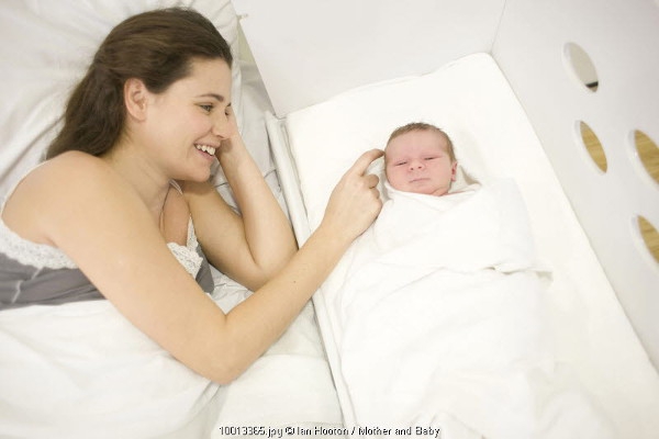 7 Tanda Akan Melahirkan yang Penting Moms Ketahui