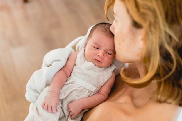 Cara Membangunkan Bayi agar Ia Mau Menyusu