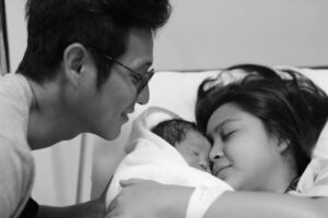 Putri Titian Lahirkan Anak Kedua dengan Penuh Haru