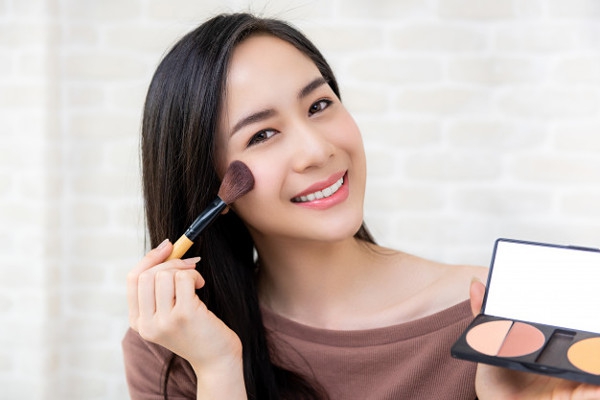 Tips Memilih Blush-On untuk Ibu Hamil