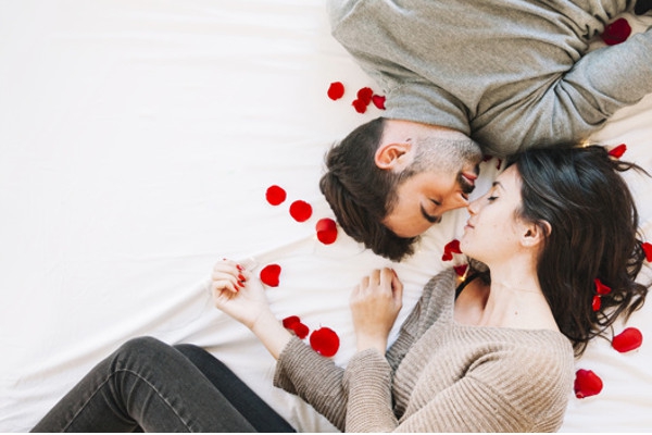 20 Cara Membahagiakan Suami agar Selalu Harmonis