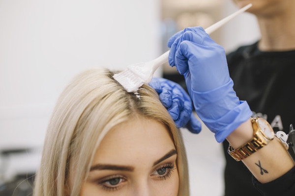 Bolehkah Ibu Hamil Mengecat Rambut?