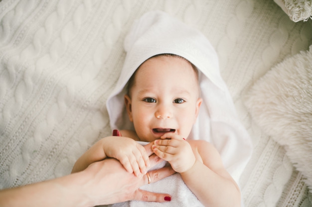 Rekomendasi Perawatan Head to Toe untuk Bayi