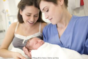 Ini yang Anda Rasakan 24 Jam Setelah Melahirkan, Moms