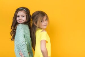 2 Anak Perempuan Anda Beda Karakter? Ini Penjelasannya