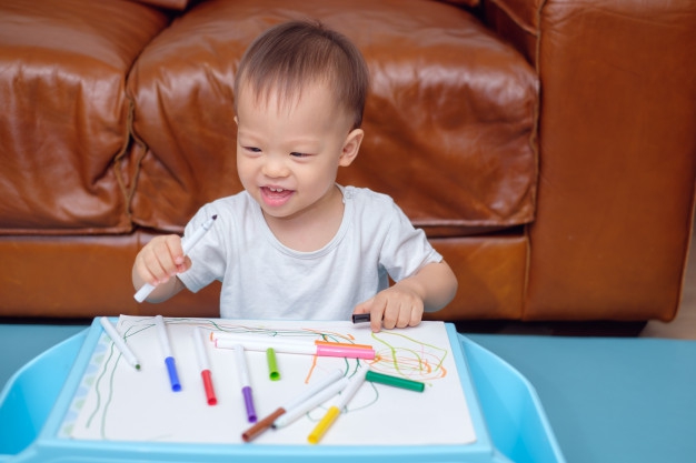 Mengenal Anak Ambidextrous, Mahir dengan Kedua Tangan