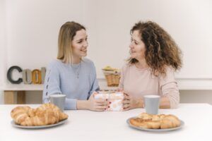 Tak Akur dengan Ibu Mertua Anda? Ini Solusinya, Moms