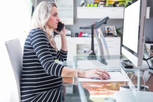 Mau Tetap Profesional Bekerja saat Hamil? Ini Caranya!