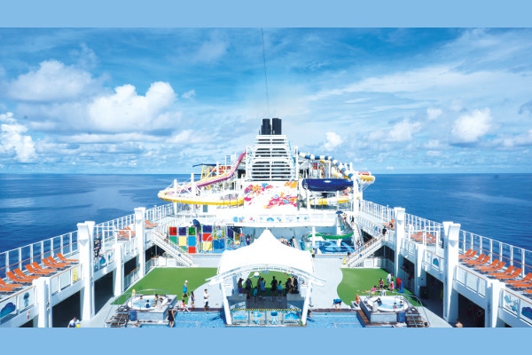 Liburan Seru ke Tiga Negara Naik Kapal Pesiar