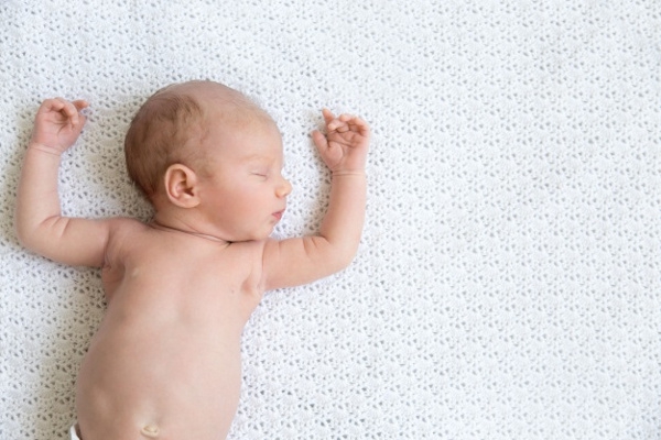 Ini Cara Memahami Bahasa Tubuh Bayi Anda, Moms