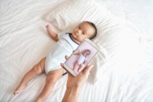 9 Tips Aman Posting Foto Anak di Media Sosial