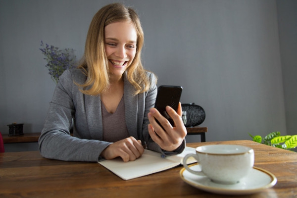 Trik Memantau Anak saat Anda Sedang Bekerja