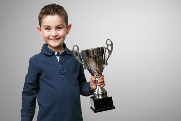 Moms, Perlukah Si Kecil Menonjol di Sekolah?