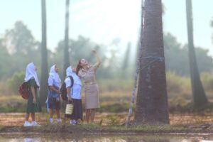 Mengajak Pendidikan Indonesia untuk Berpihak pada Anak