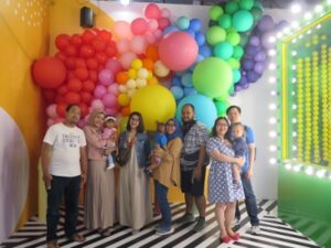 Serunya Berfoto Bersama Keluarga di Baluun by Haluu