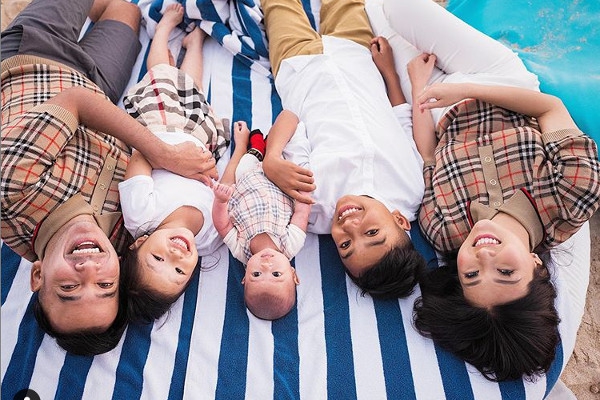 Deretan Selebriti Indonesia yang Mengadopsi Anak