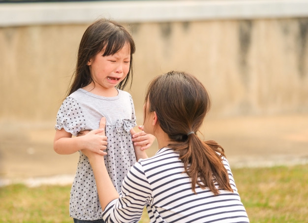 Anak Suka Mendramatisasi? Ini Cara Mengatasinya, Moms
