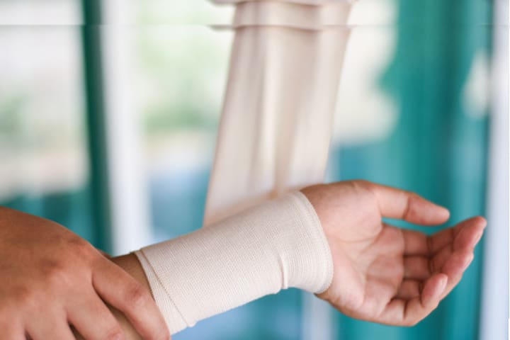 Awas! Anak Juga Bisa Kena Osteoporosis Lho, Moms