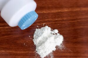 Fakta Bedak Bayi, Waspadai Alasan Batasi Pemberiannya