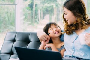 Mengatasi Anak yang Irit Bercerita Soal Sekolahnya