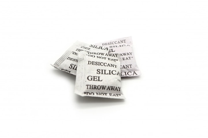 Lakukan Ini Ketika Anak Menelan Silica Gel