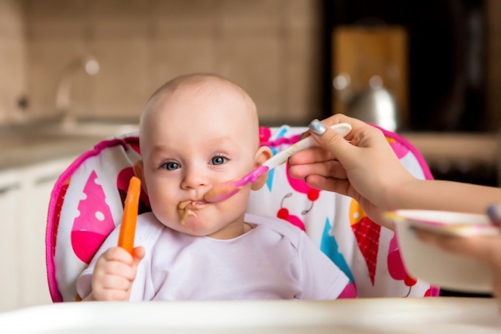 5 Tips Memilih Sendok Makan Bayi di Masa Awal MPASI