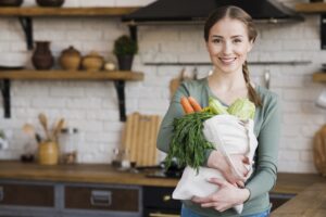 5 Aplikasi yang Bisa Membantu Moms Belanja dari Rumah