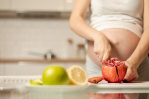 12 Makanan Pencegah Badan Lemas saat Hamil