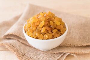 Amankah Bayi Mengonsumsi Kismis?