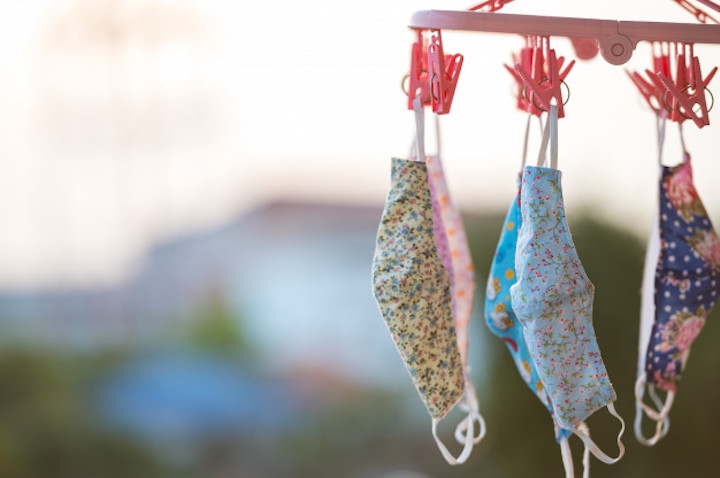 Cara Membersihkan Masker Kain yang Benar