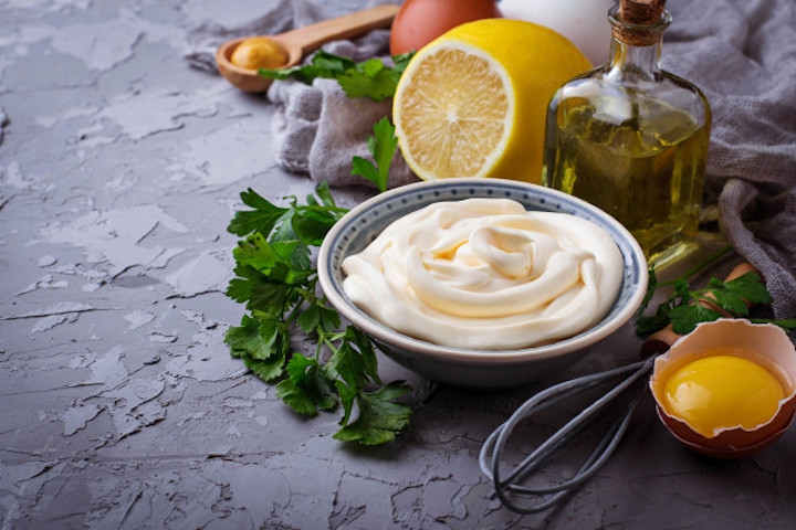 Bolehkah Bayi Makan Mayones? Ini Jawabannya, Moms!