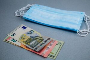 Kondisi Keuangan Terdampak Corona, Perlukah Berutang?