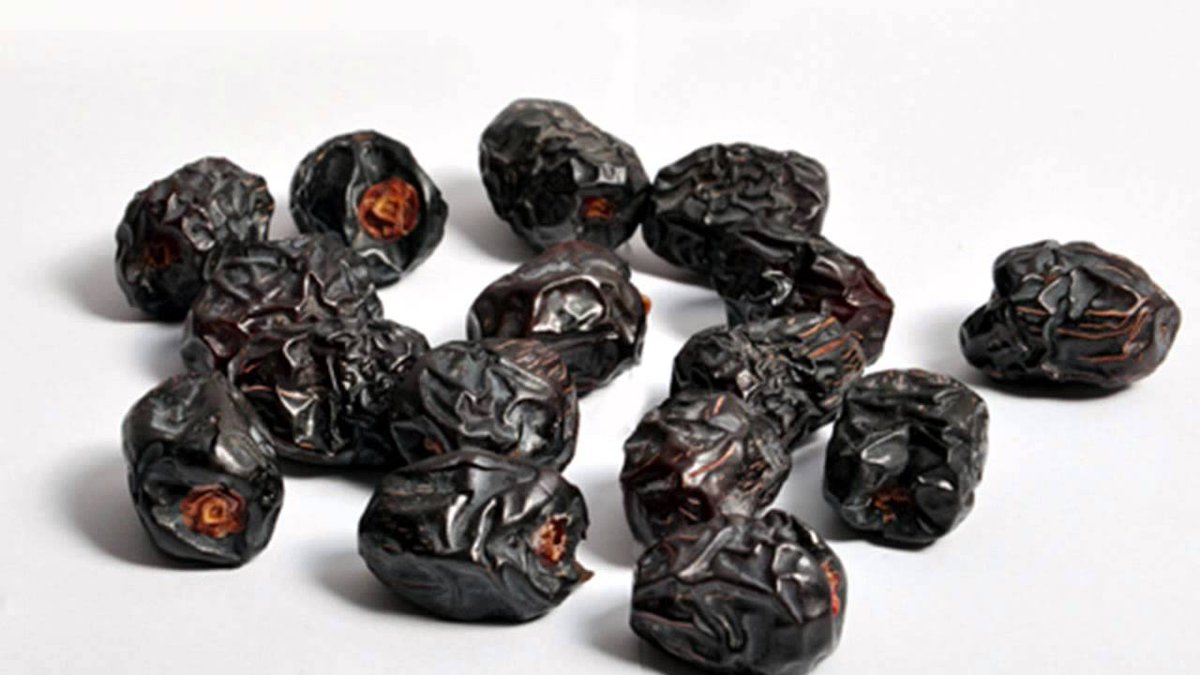 Begini Cara Bedakan Kurma Ajwa Asli atau Palsu